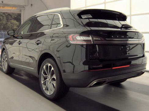 Used 2022 Lincoln Nautilus Reserve AWD/4WD image 4