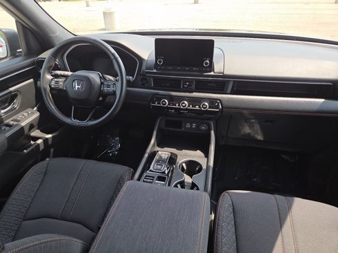Used 2025 Honda Pilot Sport image 22