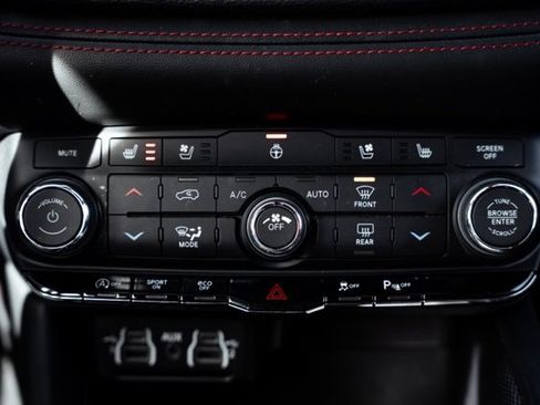 Used 2024 Dodge Durango GT image 22