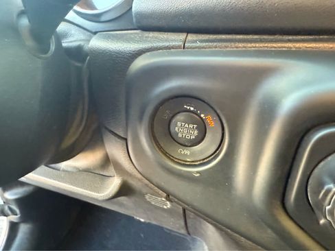 Used 2018 Jeep Wrangler Unlimited Sahara w/ Dual Top Group image 12