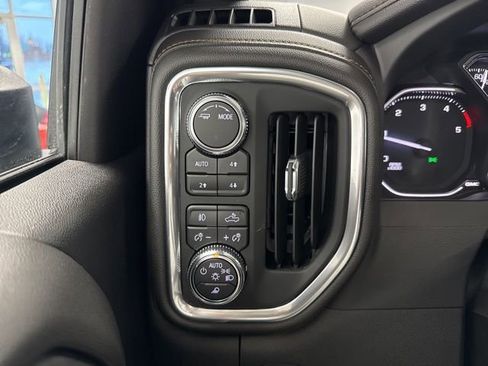 Used 2022 GMC Sierra 3500 AT4 w/ AT4 Preferred Package image 43
