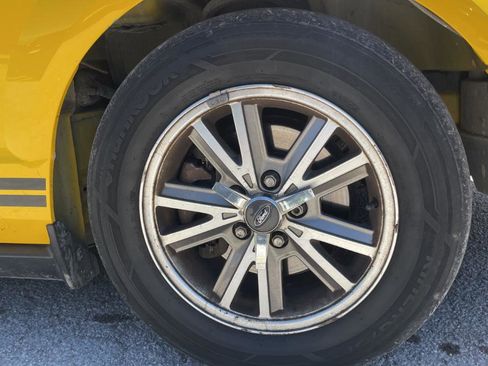Used 2005 Ford Mustang Coupe RWD image 30