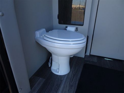 Used 2023 Mercedes-Benz Sprinter 3500 image 17