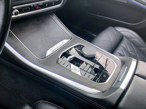 Used 2025 BMW X5 sDrive40i image 19