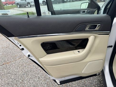 Used 2014 Lincoln MKS AWD w/ Equipment Group 101A image 29