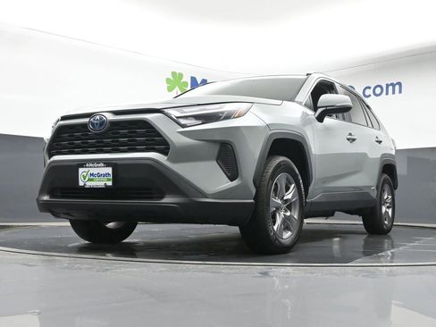Used 2023 Toyota RAV4 XLE image 6