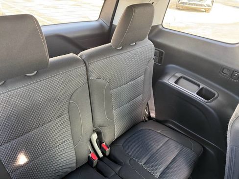 Used 2023 GMC Acadia SLE w/ Driver Convenience Package AWD/4WD image 23