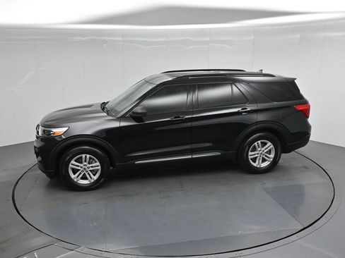 Certified 2024 Ford Explorer XLT RWD image 37