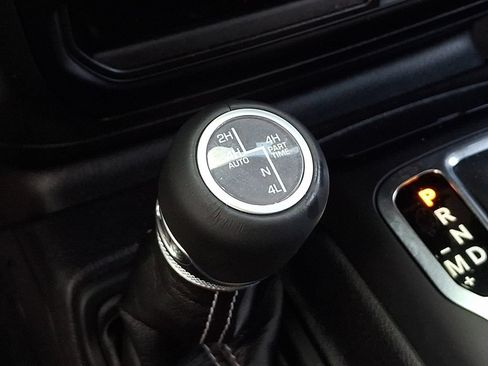 Used 2023 Jeep Wrangler Unlimited Sahara w/ Cold Weather Group AWD/4WD image 24