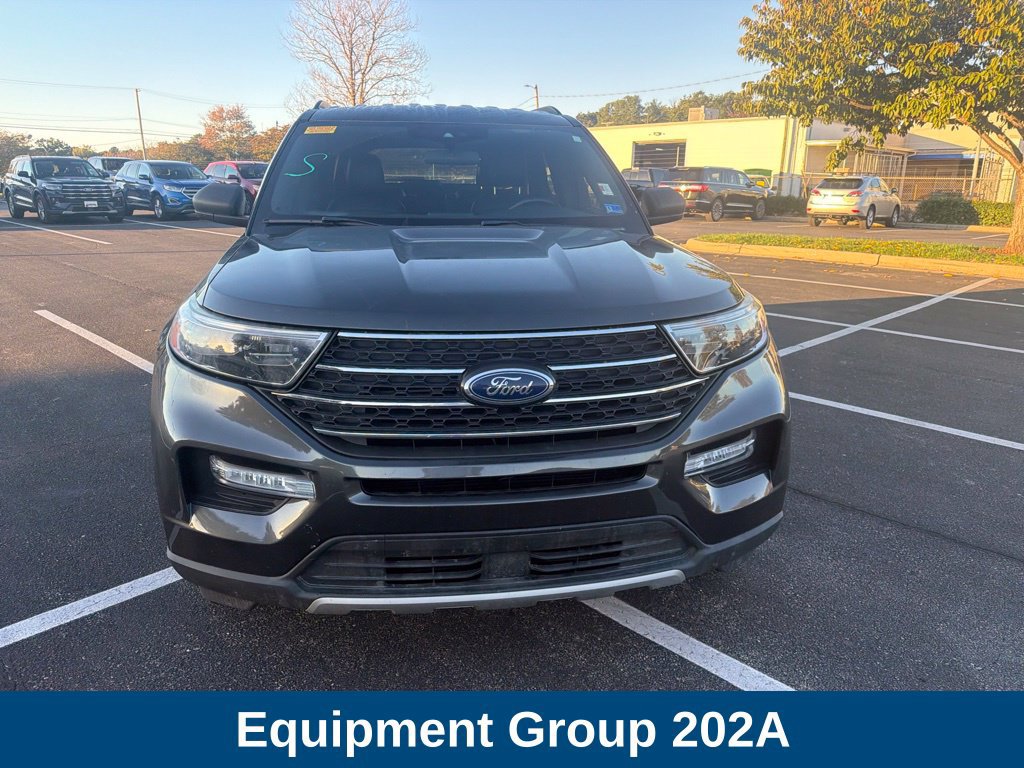Used 2020 Ford Explorer XLT w/ Equipment Group 202A AWD/4WD image 3