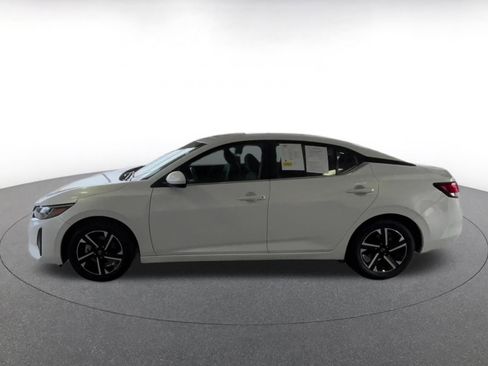 Used 2024 Nissan Sentra SV FWD image 11