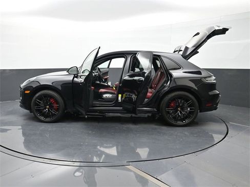 Used 2023 Porsche Macan GTS image 34