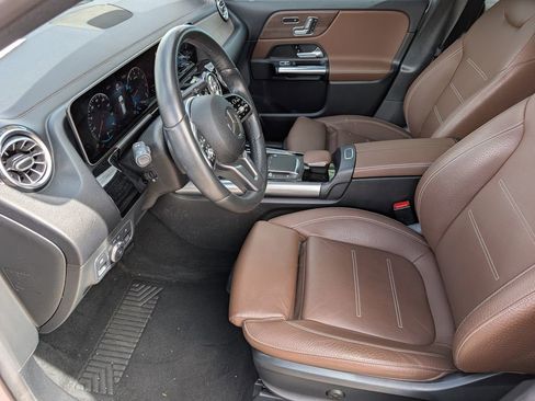 Certified 2021 Mercedes-Benz GLA 250 4MATIC image 11