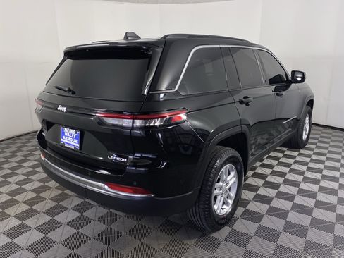 Used 2023 Jeep Grand Cherokee Altitude image 7