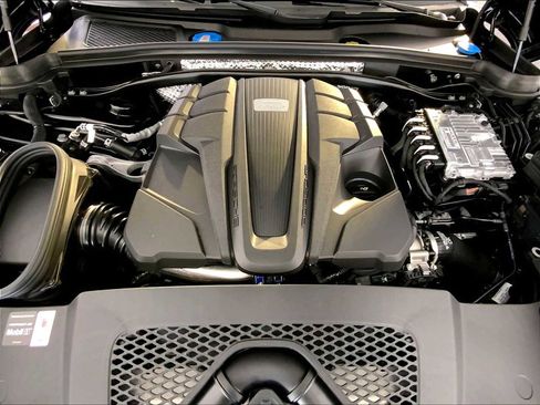 New 2026 Porsche Macan S image 21