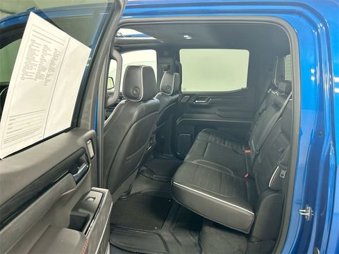Used 2023 GMC Sierra 1500 AT4X image 21