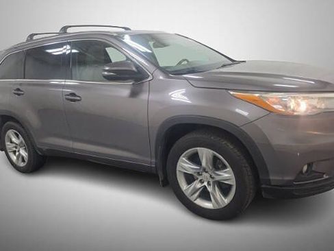 Used 2015 Toyota Highlander Limited AWD/4WD image 3