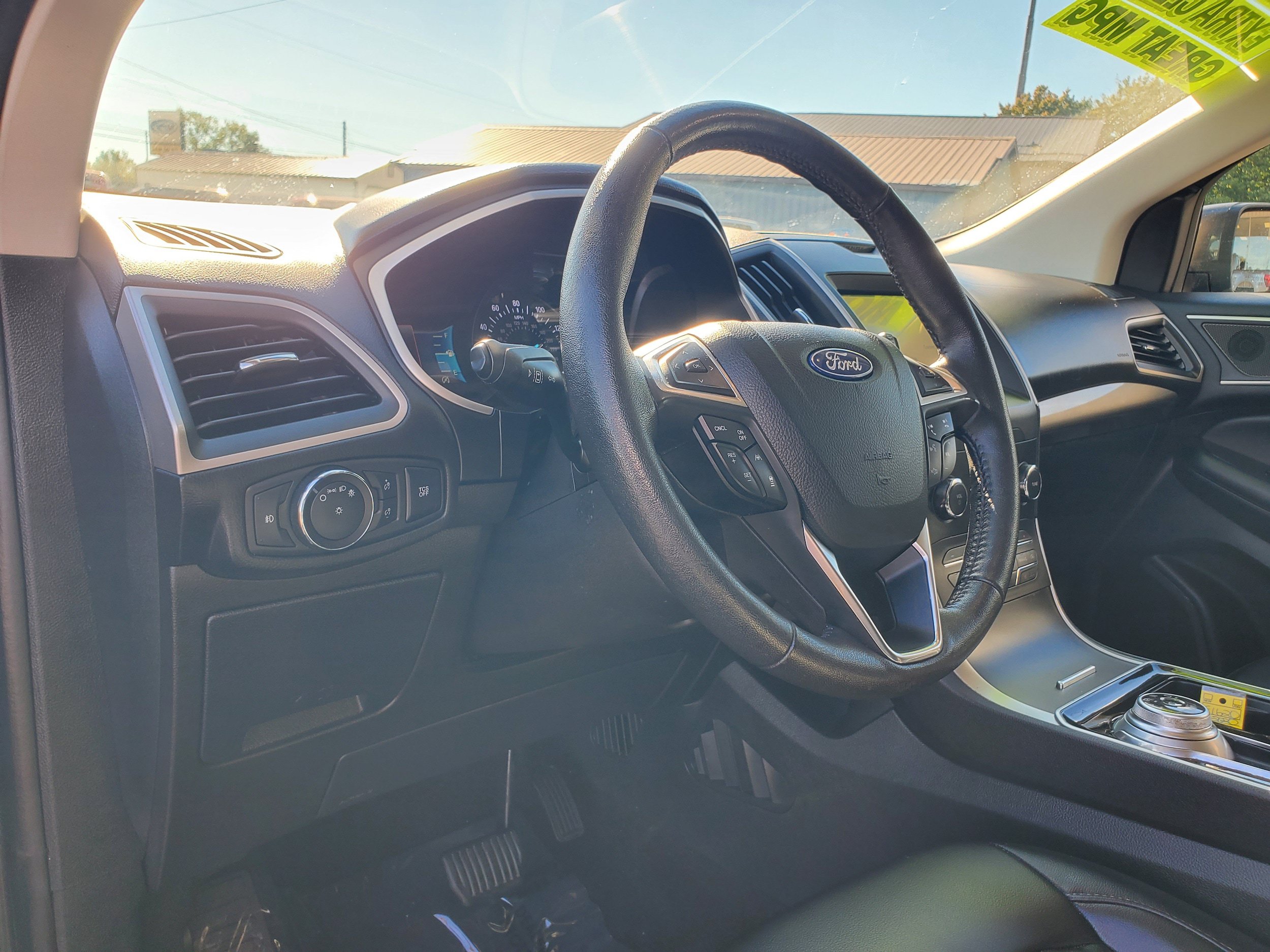 Used 2020 Ford Edge SEL AWD/4WD image 13