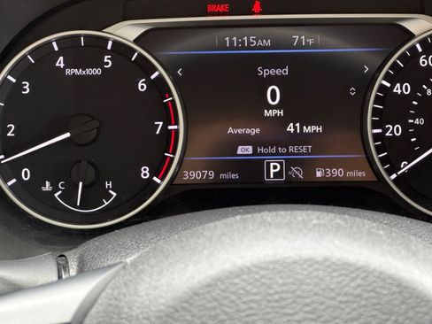Used 2025 Nissan Sentra SV FWD image 32