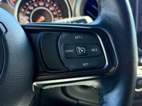 Used 2018 Jeep Wrangler Sport S image 25