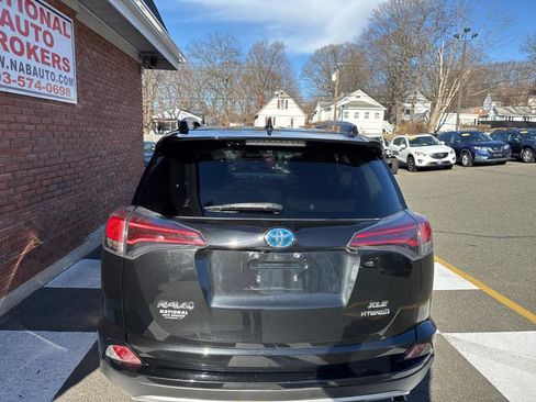 Used 2017 Toyota RAV4 XLE image 10