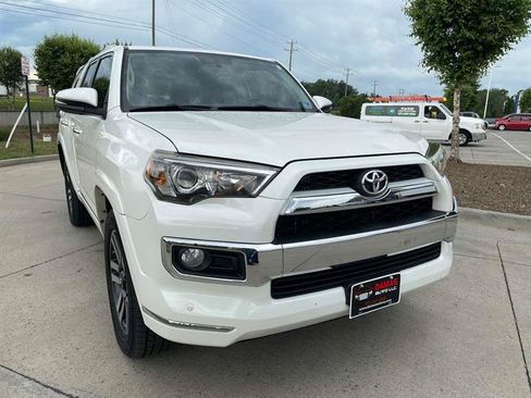 Used 2018 Toyota 4Runner Limited AWD/4WD image 11