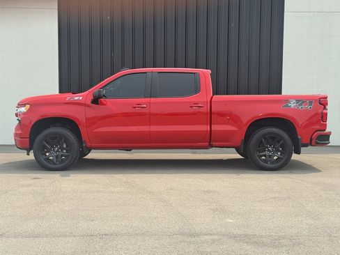 Used 2023 Chevrolet Silverado 1500 RST image 2