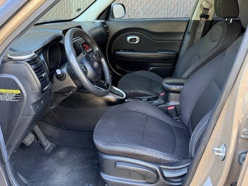 Used 2015 Kia Soul FWD image 10