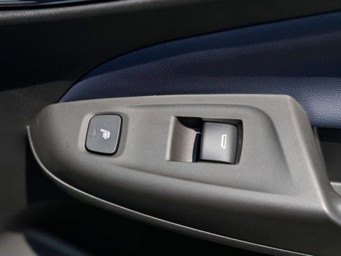 Used 2022 Chevrolet Bolt EUV Premier image 35