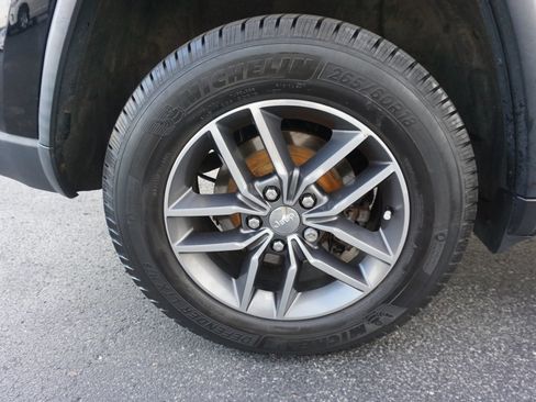Used 2017 Jeep Grand Cherokee Limited AWD/4WD image 28