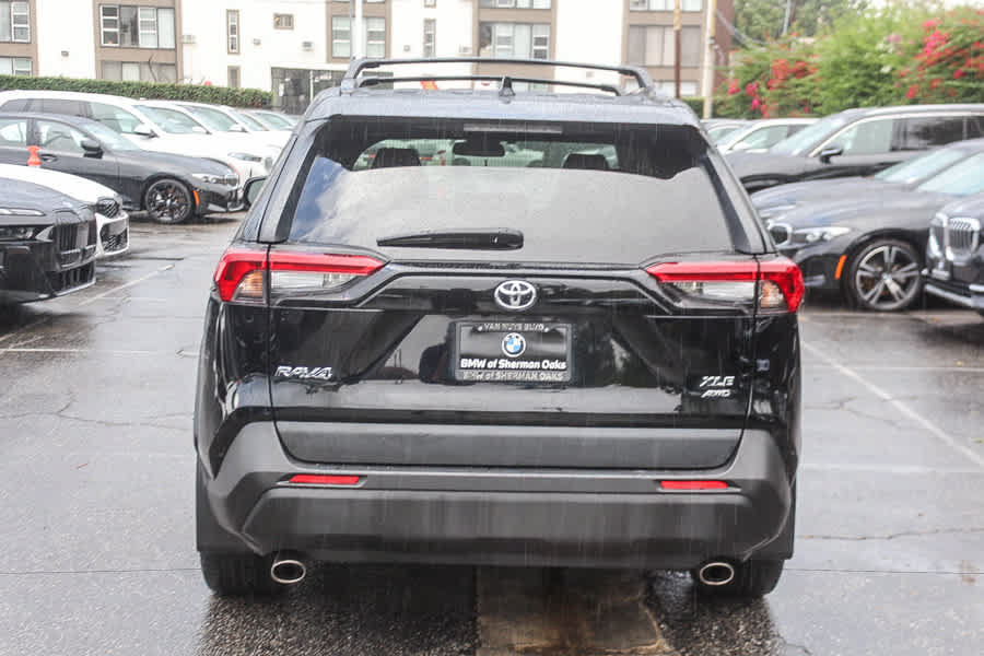 Used 2022 Toyota RAV4 XLE Premium AWD/4WD image 7