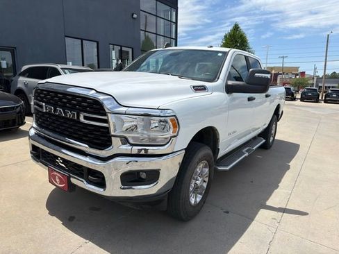 Used 2024 RAM 2500 Big Horn AWD/4WD image 2