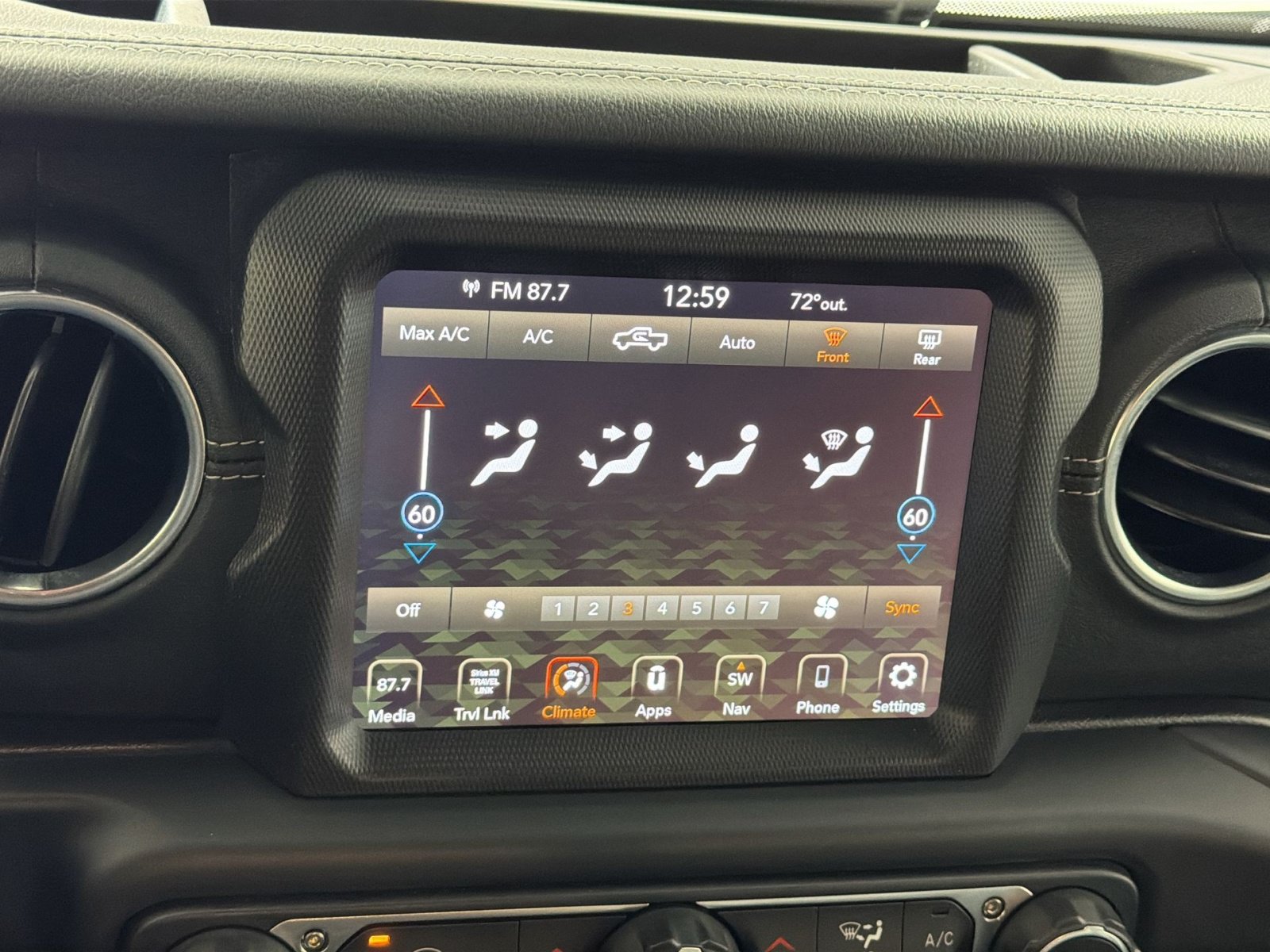 Used 2020 Jeep Gladiator Overland AWD/4WD image 21
