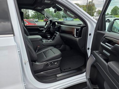 Used 2026 GMC Sierra 1500 Denali w/ Denali Reserve Package AWD/4WD image 8