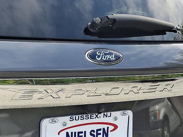 Certified 2021 Ford Explorer XLT w/ Equipment Group 202A AWD/4WD image 38