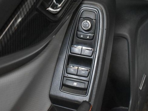 Used 2020 Subaru Crosstrek 2.0i Limited w/ Moonroof Package w/Navigation image 21