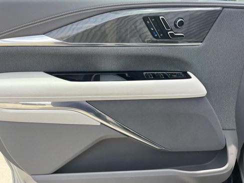 Used 2025 Cadillac Escalade IQ Sport 1 w/ Smart Trailering package AWD/4WD image 30