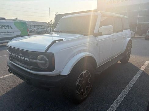Used 2023 Ford Bronco Outer Banks AWD/4WD image 3