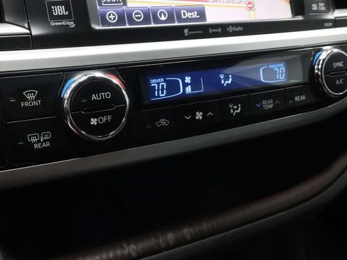 Used 2019 Toyota Highlander Limited AWD/4WD image 32