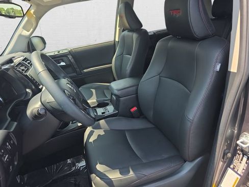 Used 2021 Toyota 4Runner Venture w/ Moonroof Package AWD/4WD image 14
