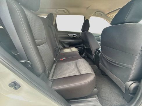 Used 2019 Nissan Rogue SV FWD image 29