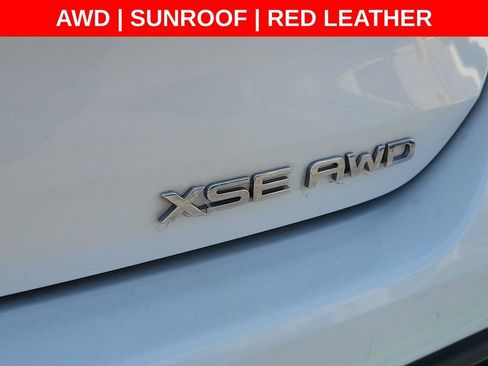 Used 2021 Toyota Highlander XSE AWD/4WD image 12