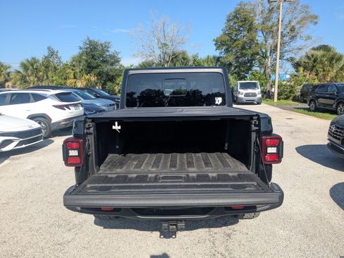 Used 2023 Jeep Gladiator Rubicon w/ LED Lighting Group AWD/4WD image 14