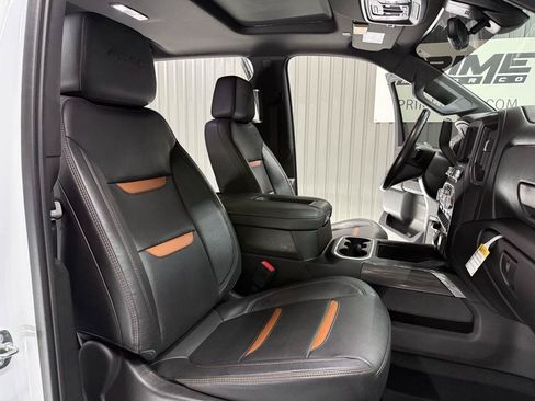Used 2022 GMC Sierra 2500 AT4 w/ AT4 Premium Plus Package AWD/4WD image 28
