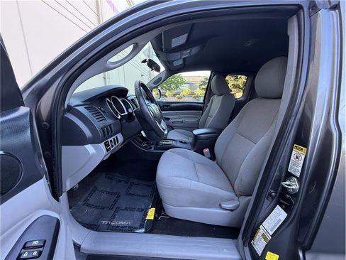 Used 2014 Toyota Tacoma 2WD Access Cab w/ Convenience Package image 7