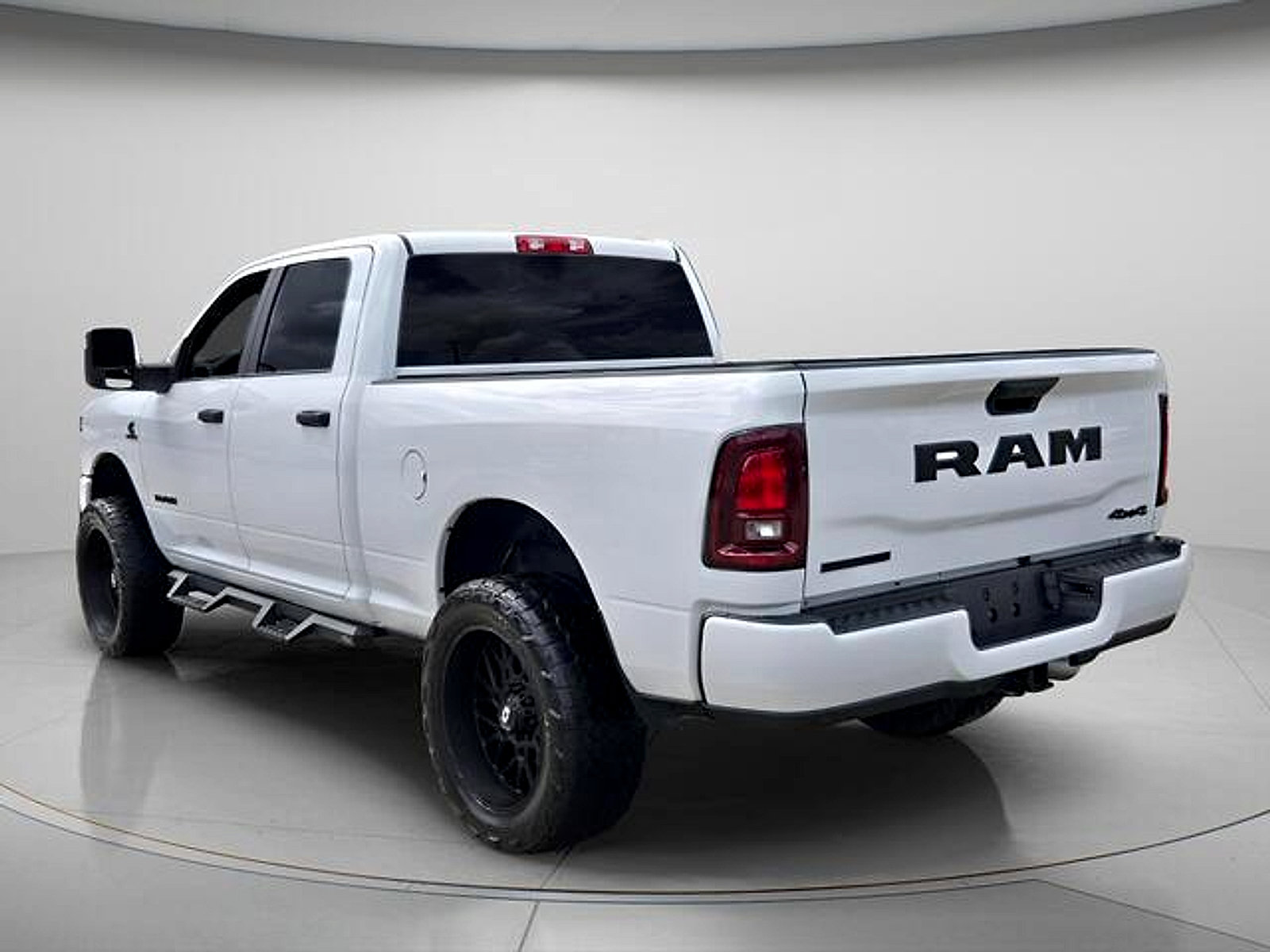 Used 2025 RAM 2500 Big Horn AWD/4WD image 4