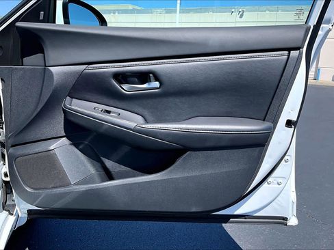 Used 2023 Nissan Sentra SV FWD image 26