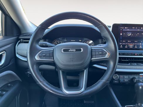 Used 2022 Jeep Compass Latitude w/ Convenience Group AWD/4WD image 13