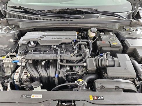 Used 2025 Hyundai Elantra Sport image 11