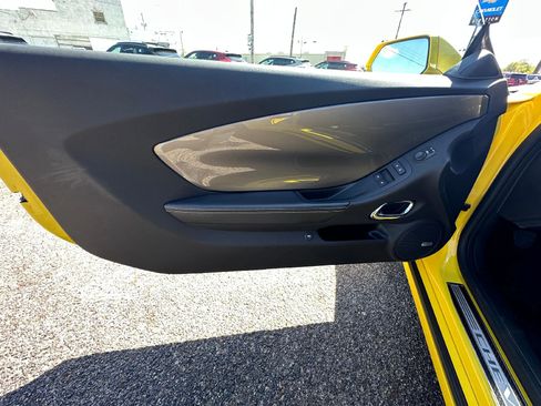 Used 2015 Chevrolet Camaro SS w/ SS Performance Package RWD image 12